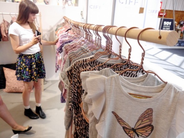 Lou kigger på Soft Gallerys fantastiske kollektion