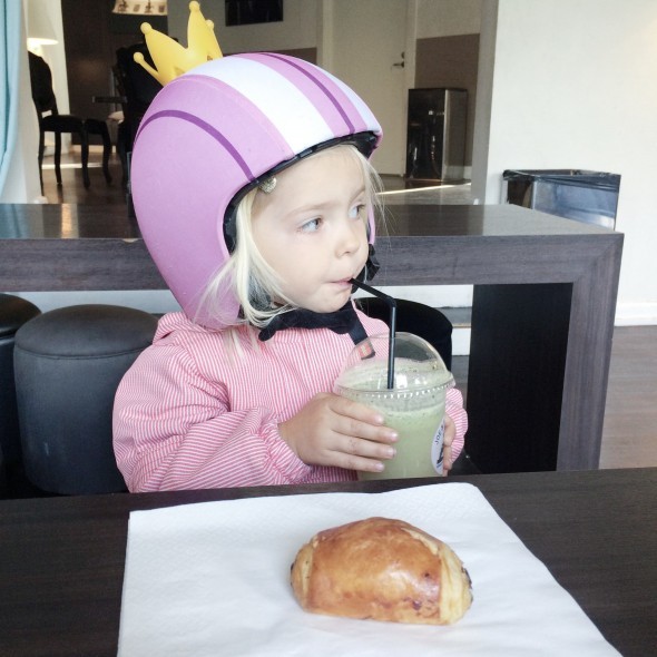 Cykelhjelm til børn fra Egg Helmet