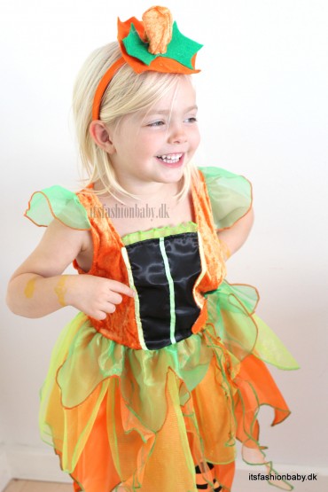 Flotte og billige halloweenkostumer kostumer og udklædning til halloween til børn som fx græskarfe skelet og prinsesse.