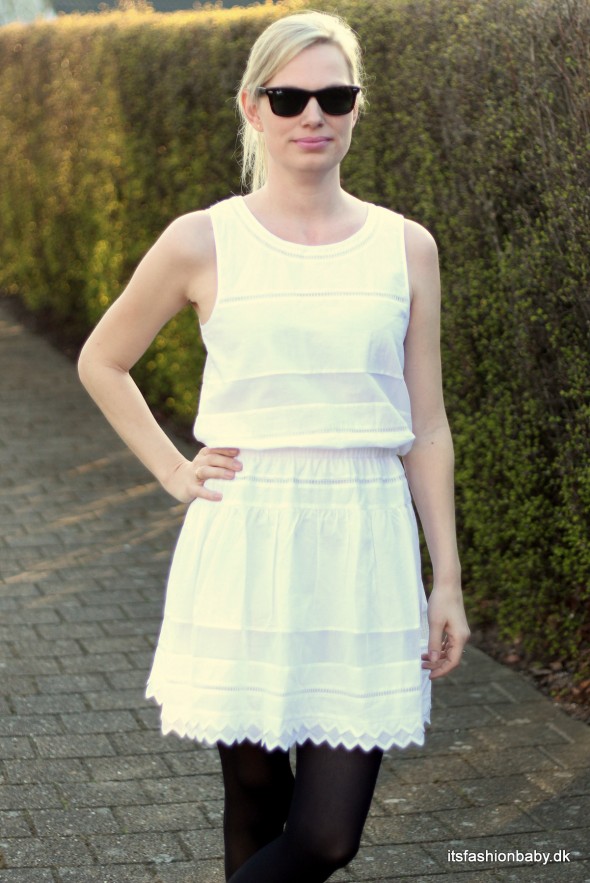 4 - en smuk hvid kjole fra Designers Remix til 1.500 kr - It's Fashion,